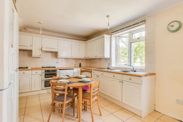 1 bed house, Warwick Road - Room, Christchurch, Kent, CT11RG - Image 1