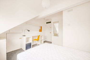 1 bed house, Regency Place -Prof Room, Christchurch, Kent, CT11YS - Image 6
