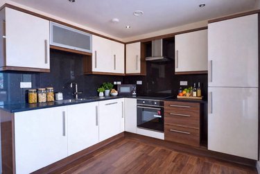 3 bed flat, 121 Fitzwilliam Street, Devonshire Green, Sheffield, S14JP - Image 2