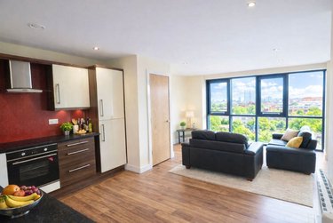 3 bed flat, 121 Fitzwilliam Street, Devonshire Green, Sheffield, S14JP - Image 3
