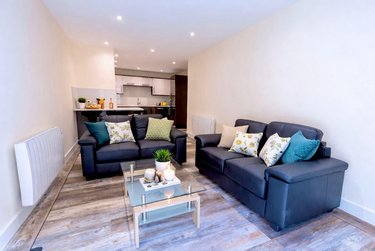 3 bed flat, Ecco, Highfield, Sheffield, S118BP - Image 2