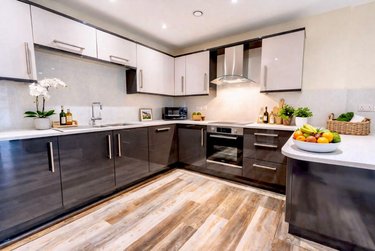 3 bed flat, Ecco, Highfield, Sheffield, S118BP - Image 1