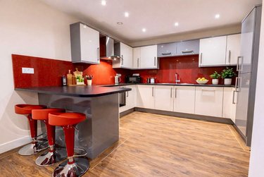 3 bed flat, Ecco, Highfield, Sheffield, S118BP - Image 1