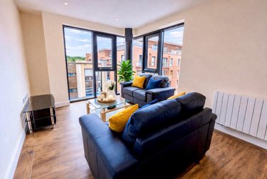 3 bed flat, Ecco, Highfield, Sheffield, S118BP - Image 2