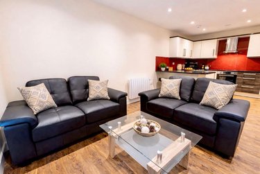 3 bed flat, Ecco, Highfield, Sheffield, S118BP - Image 2