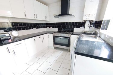 3 bed house, Halsbury Road, Kensington, Liverpool, L66DG - Image 2