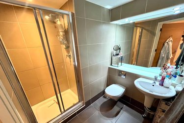 1 bed flat, Waterloo Street, Clarence Dock, Leeds, LS101GY - Image 5