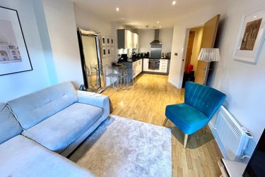 1 bed flat, Waterloo Street, Clarence Dock, Leeds, LS101GY - Image 3
