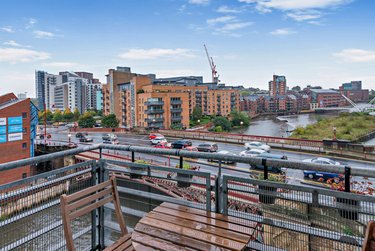 2 bed flat, 4 Bowman Lane Hunslet, Clarence Dock, Leeds, LS101HG - Image 4