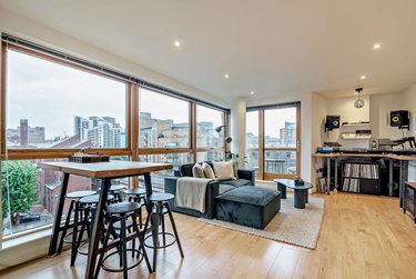 2 bed flat, 4 Bowman Lane Hunslet, Clarence Dock, Leeds, LS101HG - Image 1