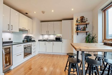 2 bed flat, 4 Bowman Lane Hunslet, Clarence Dock, Leeds, LS101HG - Image 3
