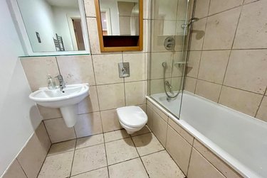 2 bed flat, Magellan House, Clarence Dock, Leeds, LS101JG - Image 3