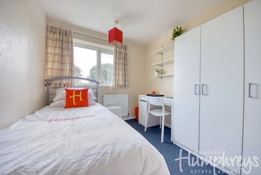 4 bed flat, Mead Way, St Stephens, Canterbury, CT28BB - Image 4
