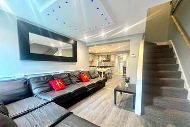 7 bed house, Tenterden Drive, Hales Place, Canterbury, CT27BJ - Image 1