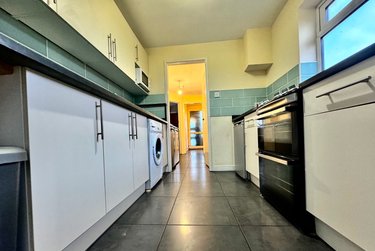 1 bed house, Tenterden Drive, Hales Place, Canterbury, CT27BW - Image 4