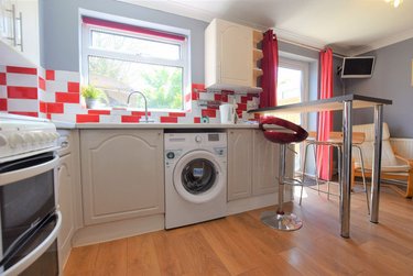 3 bed house, Bishops Way, Harbledown, Canterbury, CT28DS - Image 2