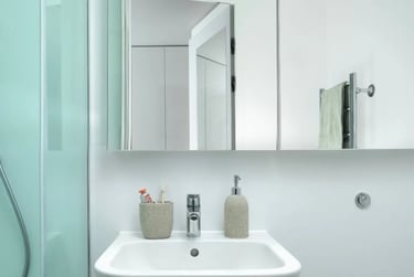 Standard En Suite at Scape Guildford, 1 Kernel Court, Walnut Tree Close, Guildford, GU14BJ - Image 5