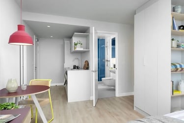 Large Studio at Scape Leeds, Jackson House, 44 Merrion Street, City Centre, Leeds, LS28FZ - Image 1
