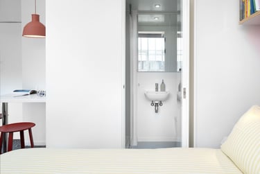 Large King Studio at Scape Bloomsbury, Woburn Place, Camden, London, WC1H0NH - Image 2