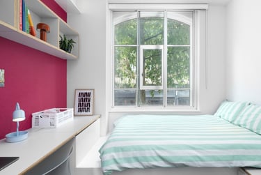 Room in a Standard Two Bedroom Apartment - Image 1