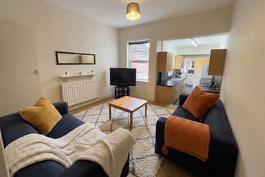 4 bed house, Croydon Road - 4 bed, Selly Park, Birmingham, B297BP - Image 1