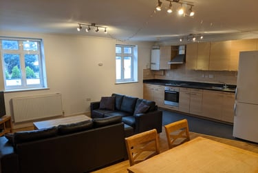 4 bed flat, Flat 15 Exeter House, Selly Park, Birmingham, B296EG - Image 1
