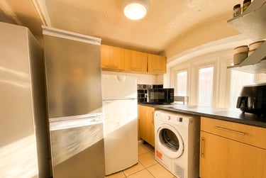 5 bed flat, Forest Road West F 1 - 5 Bed Ex Bills, Arboretum, Nottingham, NG74ER - Image 3