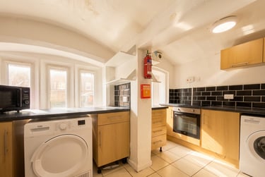 5 bed flat, Forest Road West F 1 - 5 Bed Ex Bills, Arboretum, Nottingham, NG74ER - Image 4