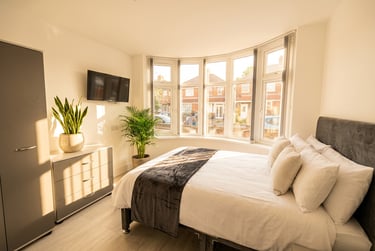 7 bed house, Queens Road - 7 bed, Beeston, Nottingham, NG92FF - Image 2