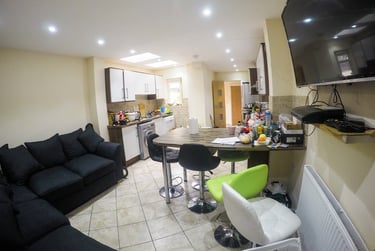 6 bed house, Heeley Road, Selly Park, Birmingham, B296EJ - Image 1