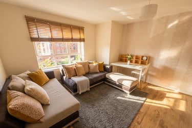 2 bed flat, Seymour Court, Arboretum, Nottingham, NG74DG - Image 1