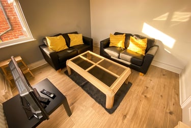 3 bed flat, b Peveril Street - 3 bed, Radford, Nottingham, NG74AH - Image 2