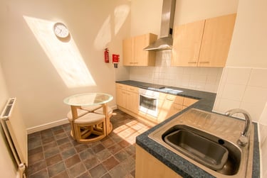 3 bed flat, b Peveril Street - 3 bed, Radford, Nottingham, NG74AH - Image 3