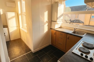 2 bed flat, c Peveril Street - 16844, Radford, Nottingham, NG74AH - Image 1