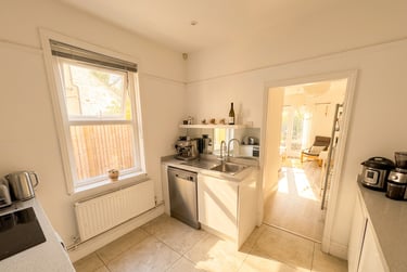 5 bed house, Sherwin Road - 5 Bed Bills Inc, Lenton, Nottingham, NG72FB - Image 3