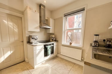 5 bed house, Sherwin Road - 5 Bed Bills Inc, Lenton, Nottingham, NG72FB - Image 4