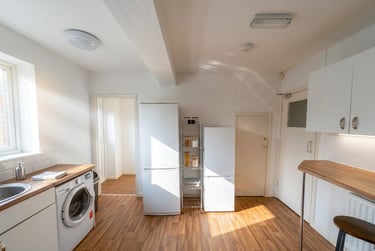 1 bed house, Rolleston Drive, Lenton, Nottingham, NG71LA - Image 3