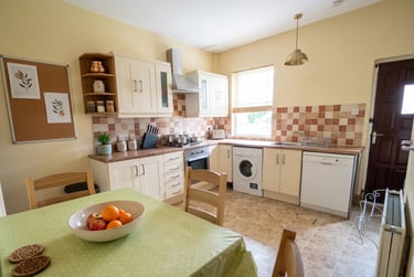 3 bed house, Albert Road, Lenton Abbey, Nottingham, NG92GU - Image 1