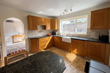 2 bed house, Barrack Lane, Radford, Nottingham, NG71AN - Image 2