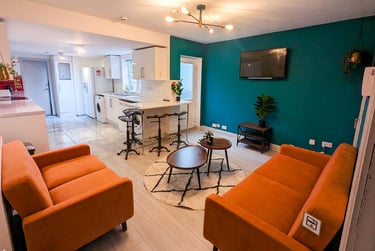6 bed house, Teignmouth Road - 6 bed, Selly Park, Birmingham, B297BA - Image 2