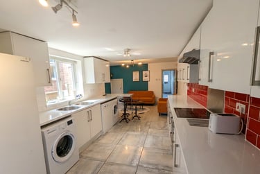 6 bed house, Teignmouth Road - 6 bed, Selly Park, Birmingham, B297BA - Image 5