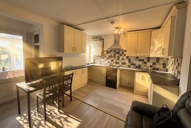 4 bed house, Beeston Road - 4 bed, Dunkirk, Nottingham, NG72JQ - Image 1
