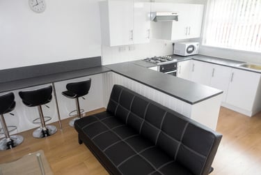 4 bed house, Monument Road, City Centre, Birmingham, B168UZ - Image 1