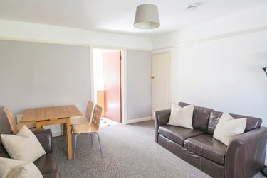 4 bed house, Poole Crescent - 4 bed, Harborne, Birmingham, B170PD - Image 1