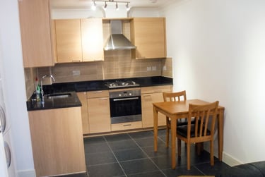 2 bed flat, Flat 14 Exeter House, Selly Park, Birmingham, B296EX - Image 1