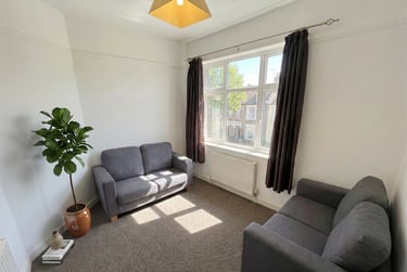 4 bed house, Hawton Crescent - Copy, Lenton, Nottingham, NG81BZ - Image 3