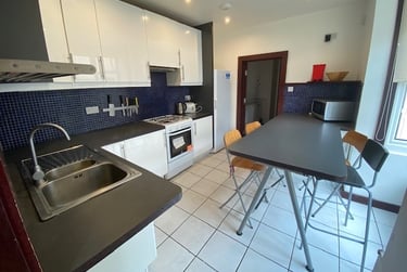 1 bed house, Hallewell Road - 24900, Bearwood, Birmingham, B160LP - Image 1
