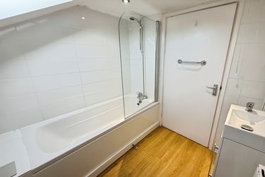 5 bed flat, Chapel Court, Lenton, Nottingham, NG71HP - Image 10