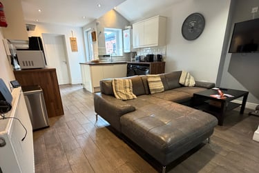 7 bed house, Dawlish Road, Selly Park, Birmingham, B297AU - Image 1