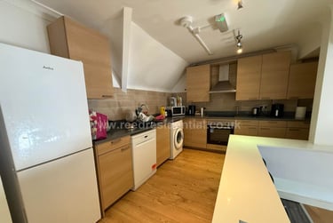 1 bed flat, Flat 7 Exeter House, Selly Park, Birmingham, B296EX - Image 2